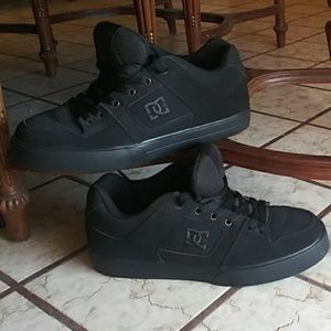 DC skater shoes